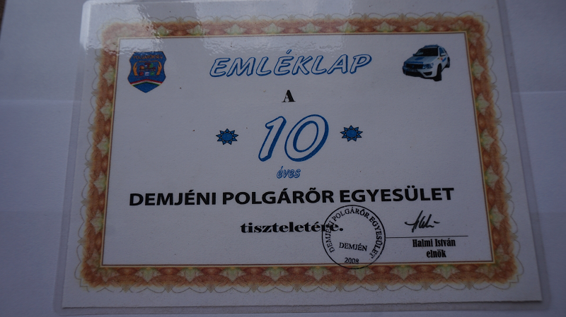10 év